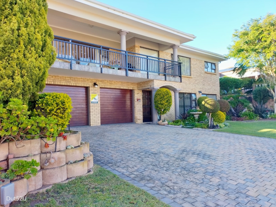 4 Bedroom Property for Sale in Fraaiuitsig Western Cape